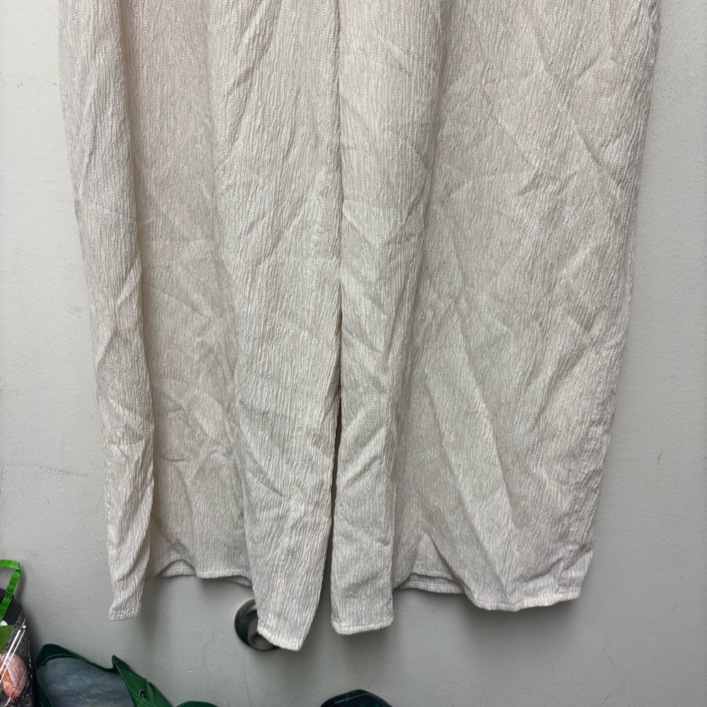 Abercrombie & Fitch Crinkle Textured Pull On Pant - Picture 7 of 10